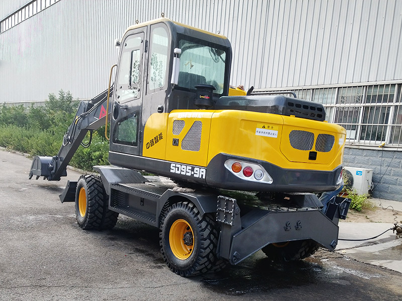 90型輪式挖掘機(jī)1.jpg